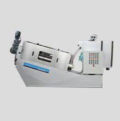 Stroj za odstranjevanje vode iz blata